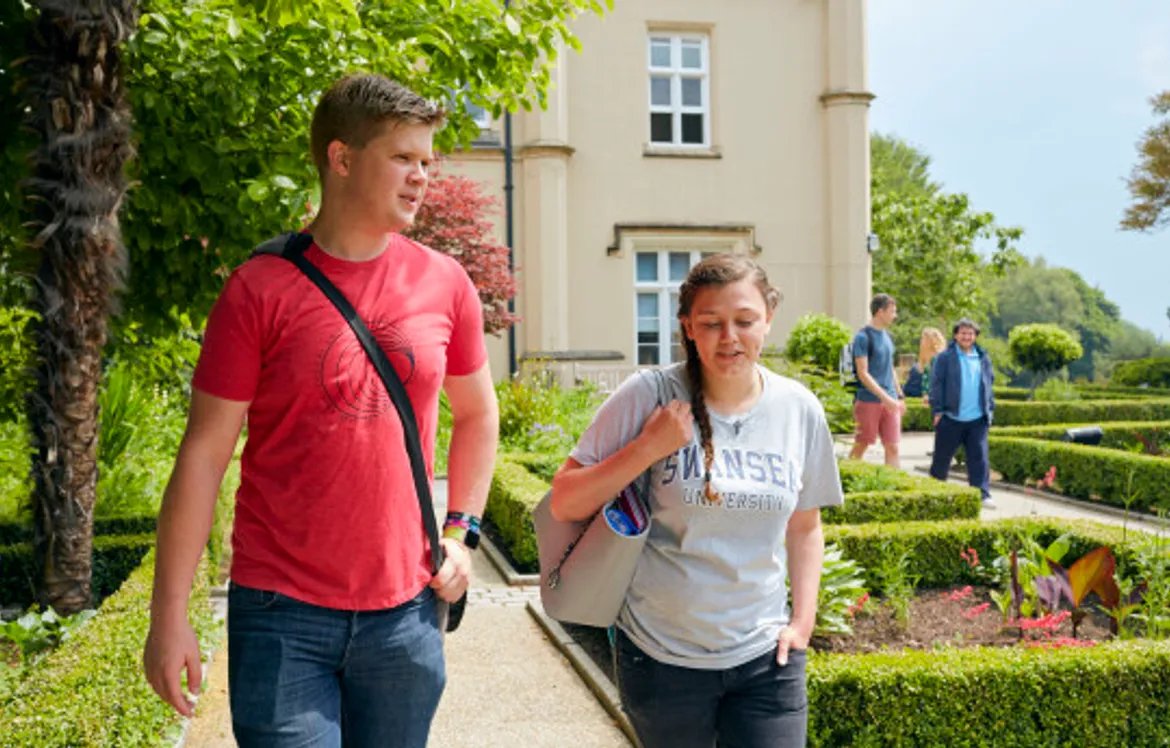 Students walking away from Singleton Abbey